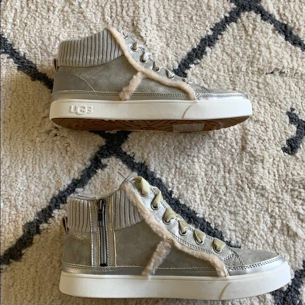 Ugg Silver sneakers - Picture 4 of 8